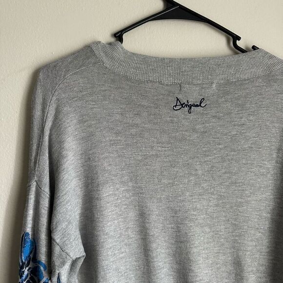 Desigual Gray Pullover Sweater Blue Floral Sequins size Small - Picture 5 of 6